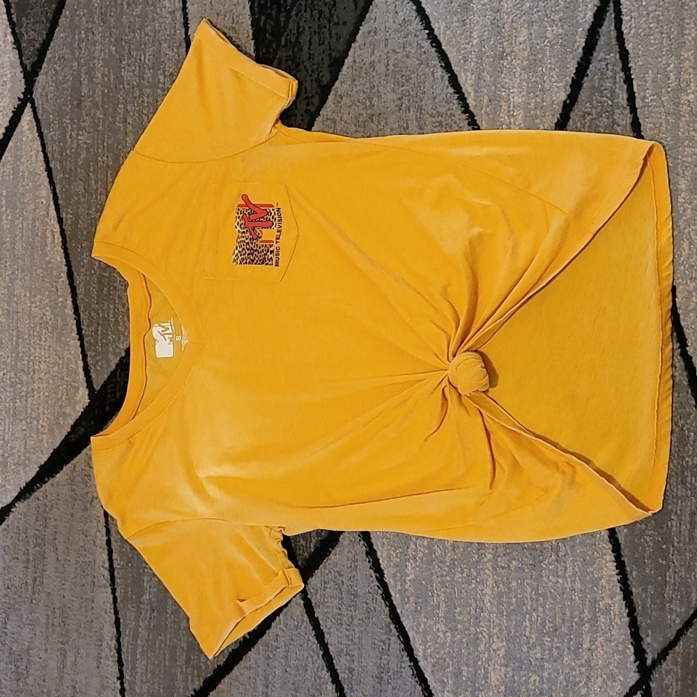 MTV V-neck tee